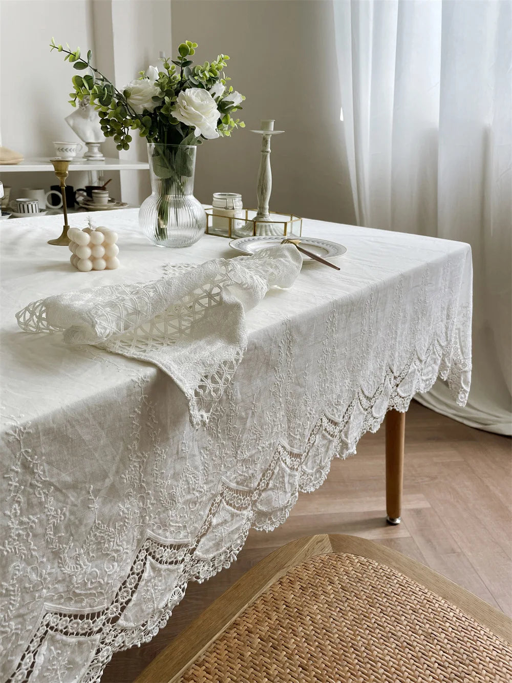 Victorian Lace Tablecloth - Pure White